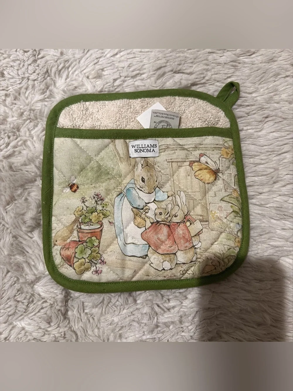 Peter Rabbit x Williams Sonoma Oven Mitt & Potholder Set  share